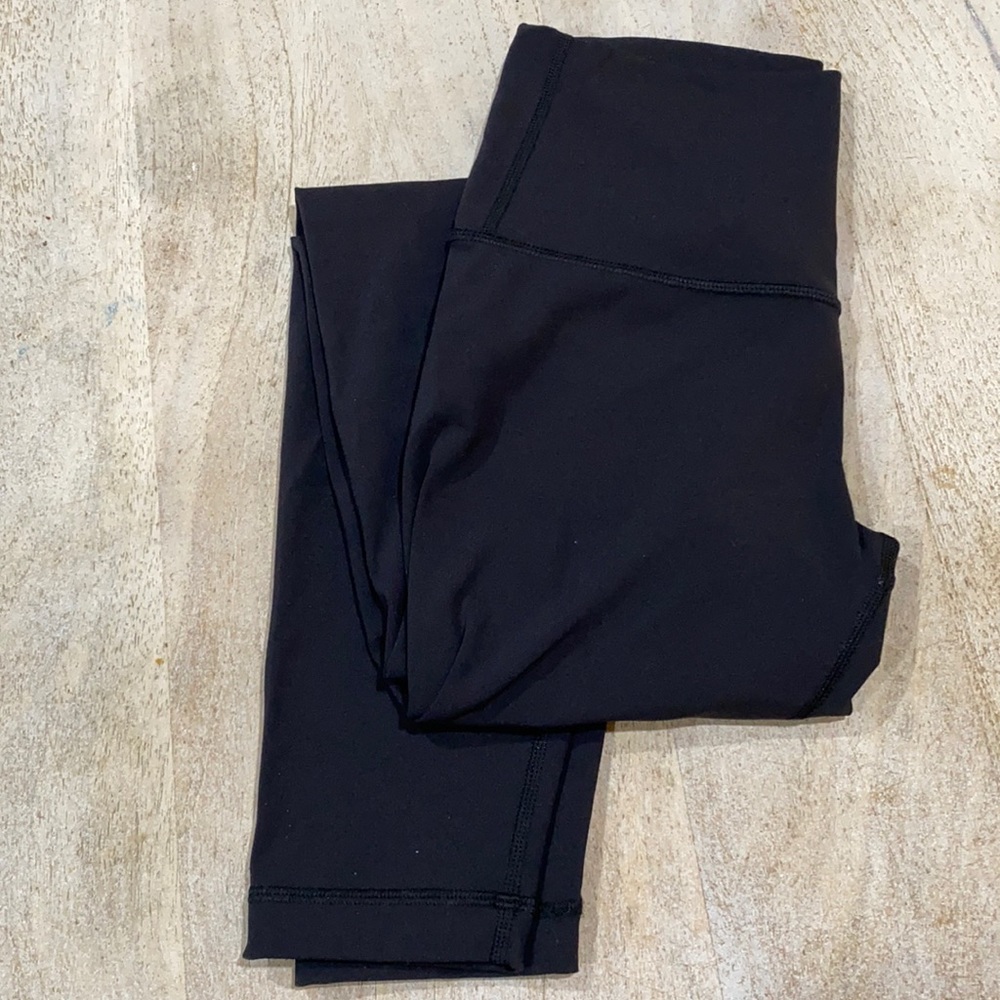 Lululemon ALIGN legging in Black size 4 25 inch